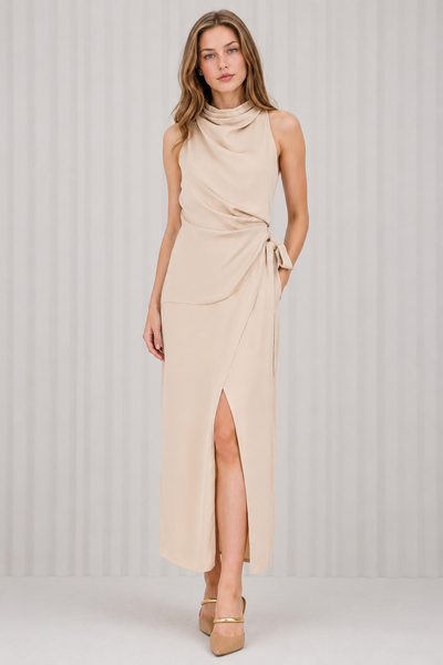 Vestido Satinado Cuello Alto