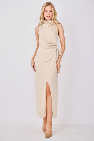 Vestido Satinado Cuello Alto