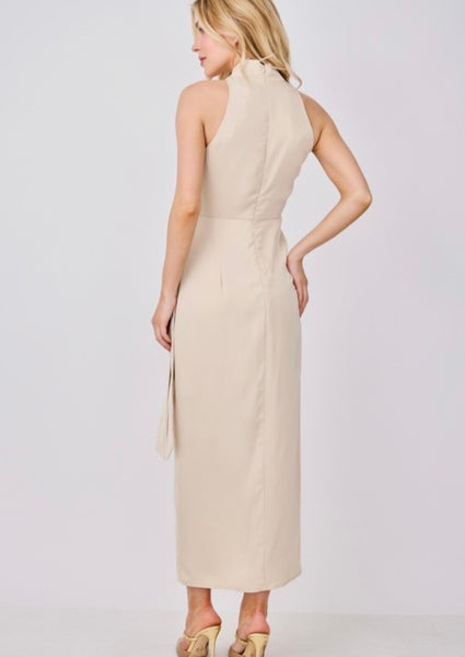Vestido Satinado Cuello Alto