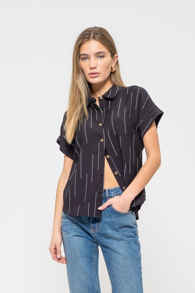 Crinkle Line Print Collared Button Down Shirt