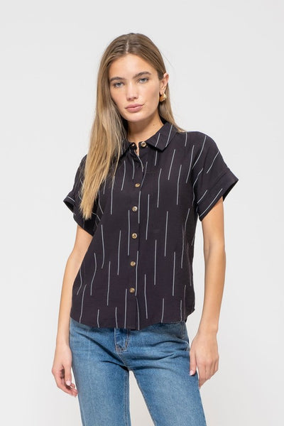 Crinkle Line Print Collared Button Down Shirt