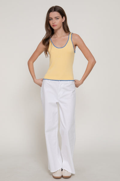 Knit Top sin Mangas con Bordado Bastilla
