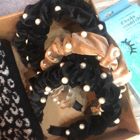 Diadema terciopelo perlas